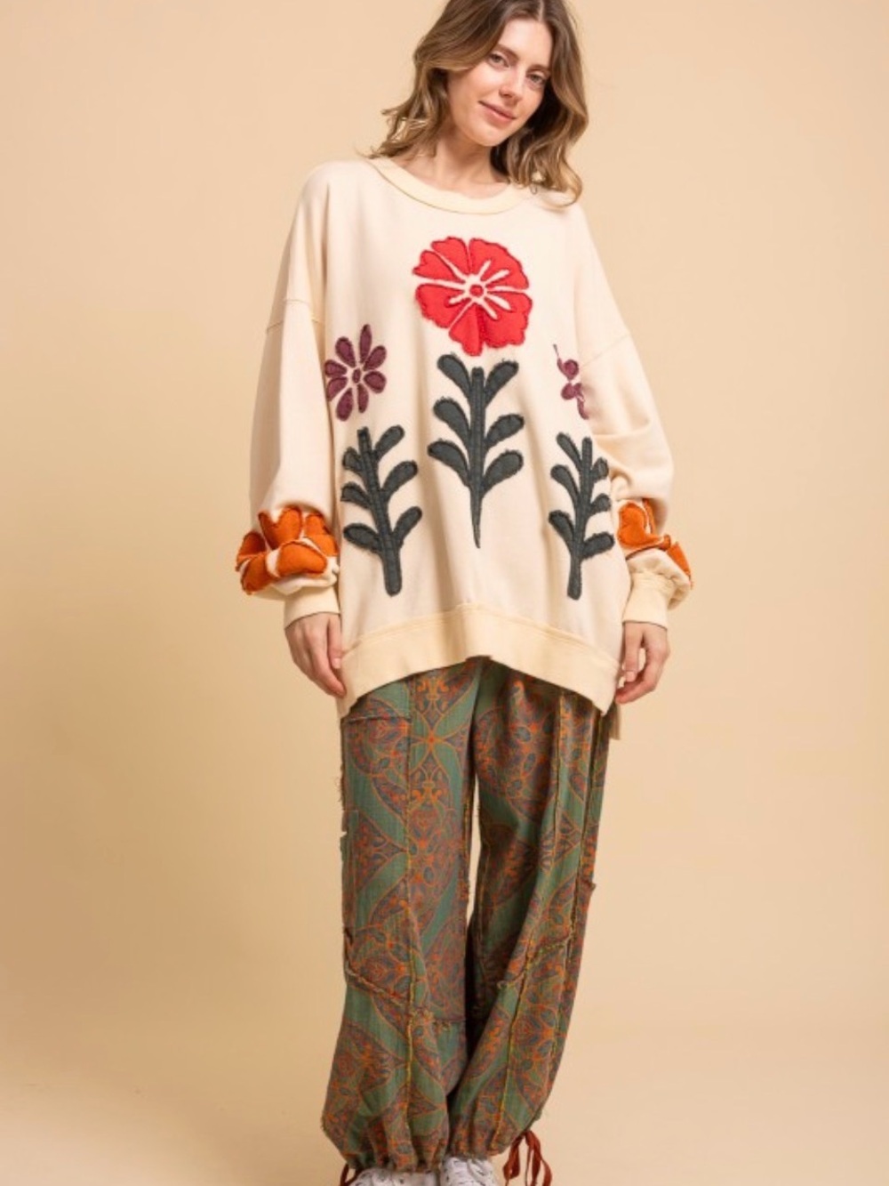 Oversized Embroidered Sweatshirt - Picture 5 of 8